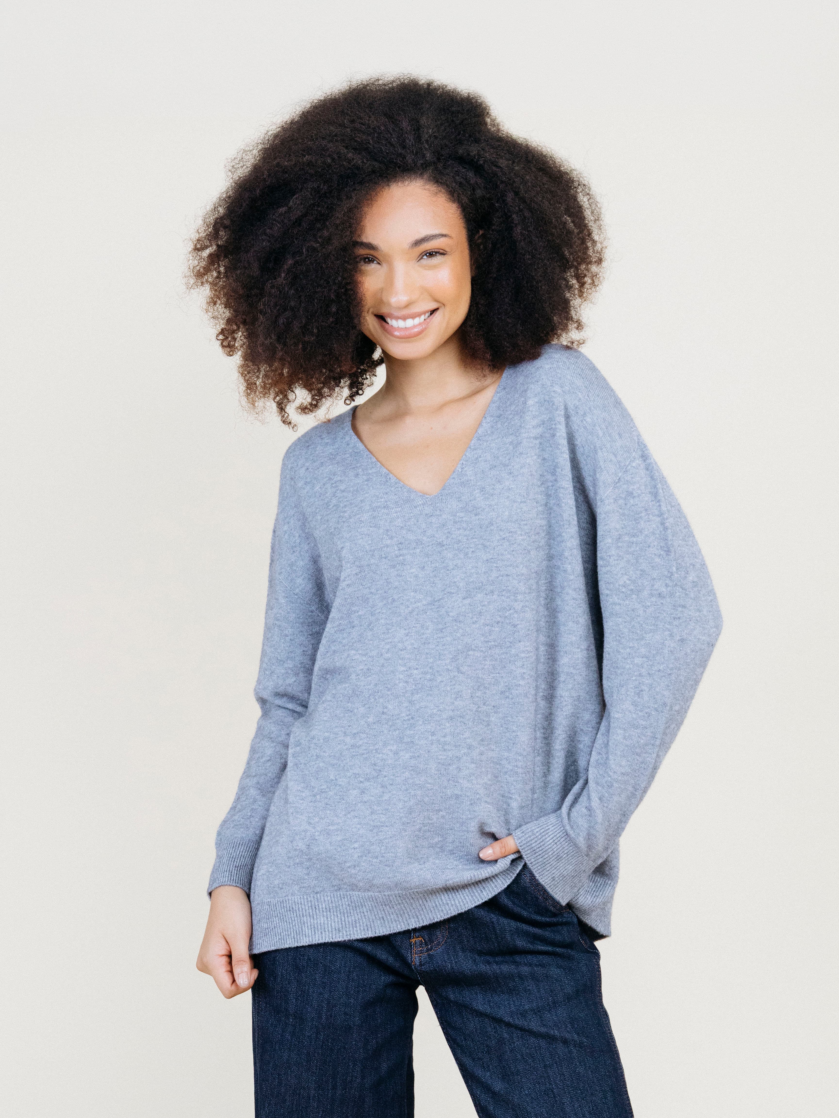 Maglione Oversize con Scollo a V – Pullover Morbido a Maniche Lunghe