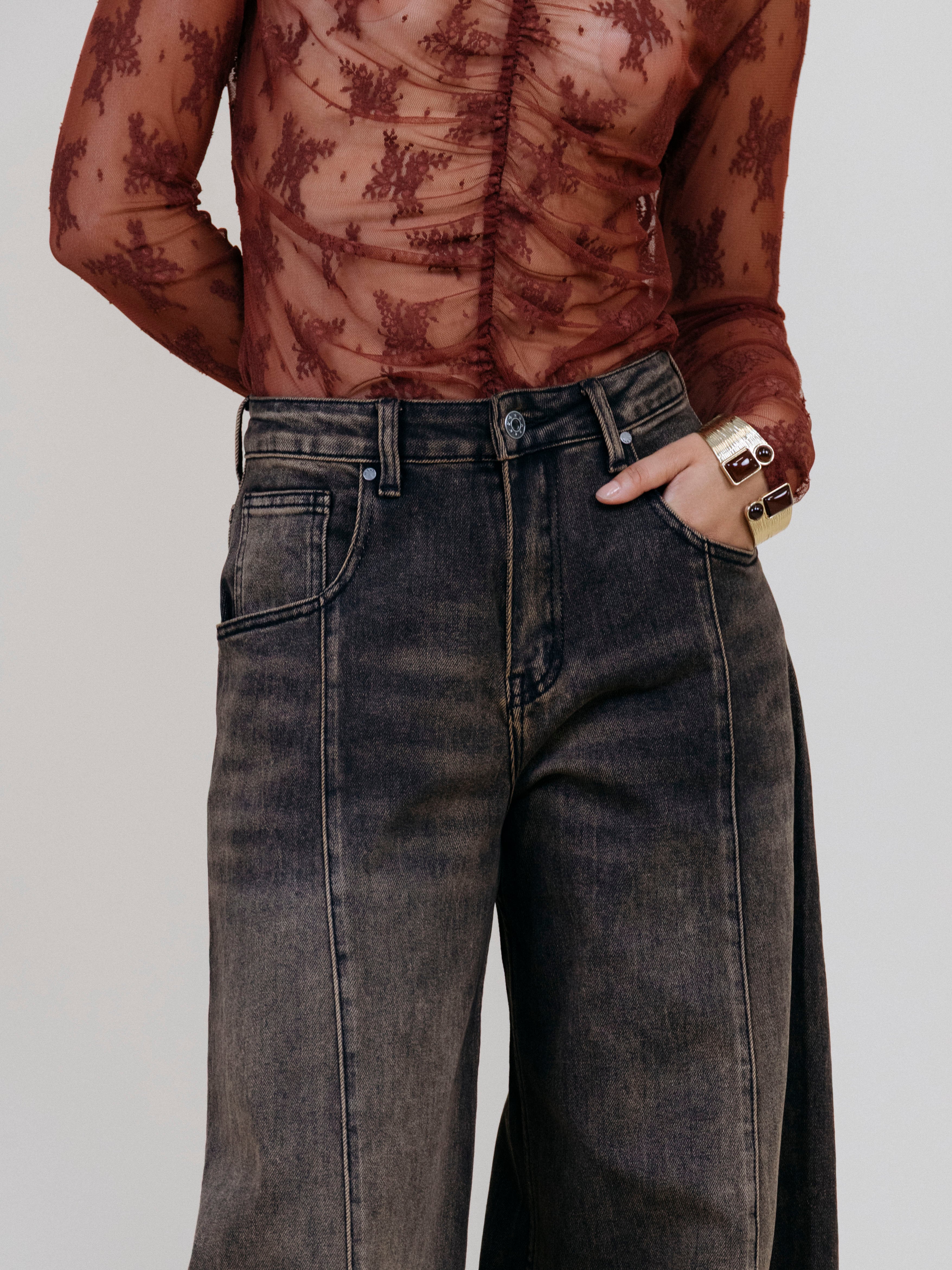 Maglia in Tulle Ricamato Trasparente – Top Drappeggiato a Maniche Lunghe